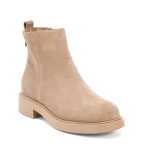LA CANADIENNE Biscotti Suede Clyde Ankle Booties